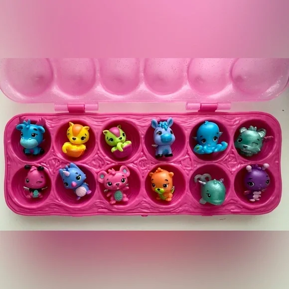 Hatchimal Bundle - 70+ pieces including accessories - Picture 5 of 9